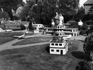 Air Port Gallery: English Model Village
