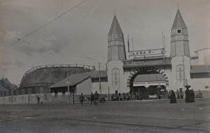 Entrance to Luna Park in Heliopolis, Cairo Entrance to Luna Park in Heliopolis, Cairo