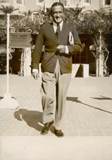 Ernst Dryden Walking