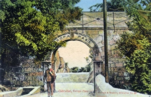 Images Dated 30th December 2015: Europa Pass Batteries, Gibraltar