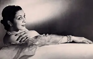 Evelyn Dove