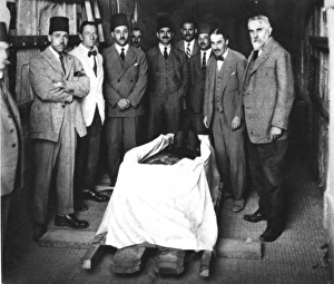 Archaeologists Gallery: Excavation of the Tomb of Tutankhamun
