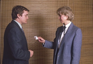 Images Dated 3rd October 2011: Exchanging Business Card