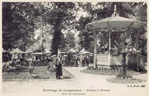 Boulogne Collection: Exterior garden of the Ermitage de Longchamp, Paris, 1920s