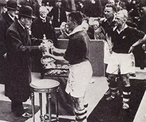 Winning Prints: FA Cup Final 1934 - Cup presented to winners Manchester City