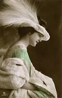 Spray Gallery: Fabulous Feather Headdress - 1920s Fashion