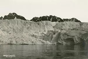 Svalbard Gallery: Face of glacier from Spitsbergen (Spitzbergen)