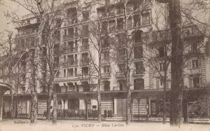 Images Dated 30th April 2015: The fa硤e of the Hotel Carlton in Vichy, France