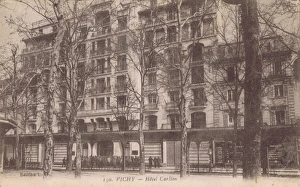 Images Dated 30th April 2015: The fa硤e of the Hotel Carlton in Vichy, France