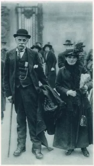 Heros Prints: Fallen solder's mother and father receiving Victoria Cross