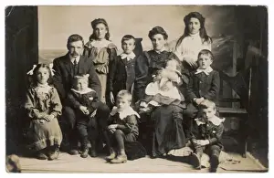 Papa Prints: Family with 9 Children