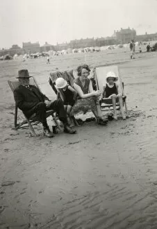 Grandfather Gallery: Family group at seaside, 1920s