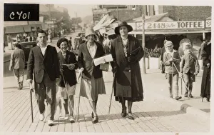 Toffee Gallery: Family Group out for a seaside walk