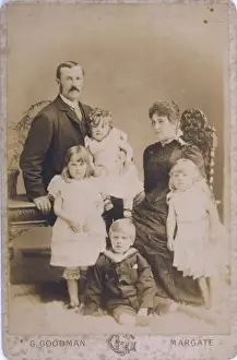 C1890 Prints: Family Photo / Six C1890
