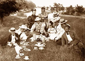 Picnic Prints: Family Picnic early 1900s