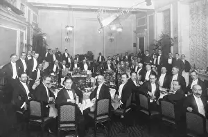 Famous Aerobatic Pilot and Aviator at a Dinner Banquet i?