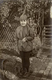 Images Dated 22nd January 2018: Fancy dress - child in pixie costume
