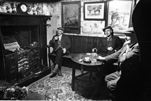 Oven Collection: Farmers in old pub. Herefordshire
