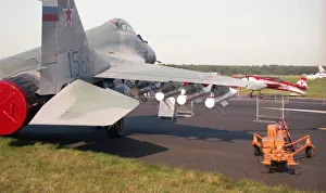 Images Dated 20th August 2019: Farnborough 92 - MiG-29M (9-15) Blue 156