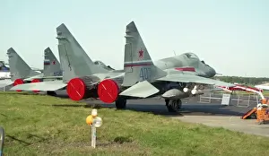 Farnborough 92 - MiG-29S Blue 407