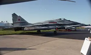 Farnborough 92 - MiG-29S Blue 407