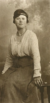 Images Dated 15th March 2012: Fashionable young woman of the 1920s