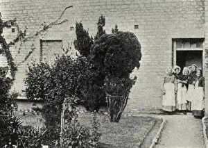 Uniformed Prints: Female inmates at Oundle workhouse