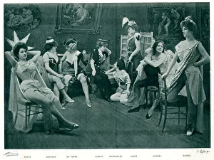 Relax Gallery: Female Parisian performers relaxing