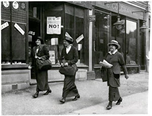 Female postal workers in London, c.1915