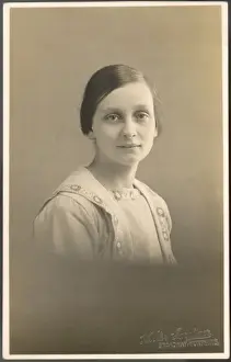 Female Type / Photo 1923