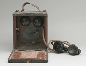 Images Dated 19th July 2016: Field telephone, No 100, Mark 234, 1917