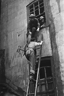 Fire Men Prints: Fighting a fire with a stirrup pump - The Blitz
