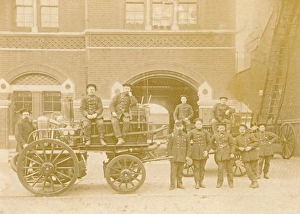 Images Dated 9th November 2011: Fire crew and horse drawn pump