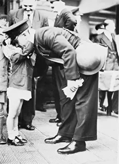 Evacuation Prints: Fireman from Massey Shaw reunited with family, WW2