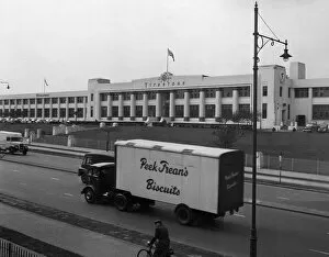 Lorry Gallery: Firestone Factory, Great West Road, North London