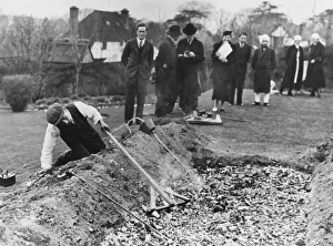 Harry Price Library Gallery: Firewalking / Trench