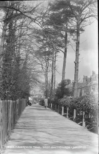 Stroll Prints: Fisherman's Walk, West Southbourne