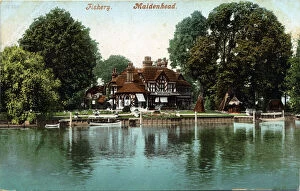 Images Dated 7th April 2020: The Fishery club in Maidenhead, one of a number of fashionable riverside venues in