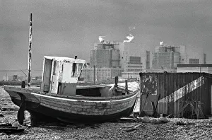 Images Dated 26th March 2019: Fishing boat and Dungeness Power Station