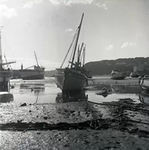Images Dated 2nd September 2016: Fishing boats at low tide, St Ives, Cornwall