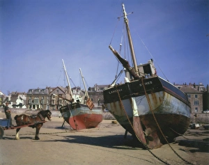 Images Dated 17th March 2017: Fishing boats on St Ives beach, Cornwall
