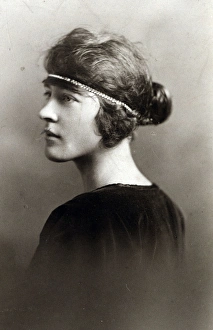 Images Dated 6th January 2016: Flapper of the 1920s