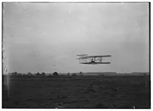 Flight 23: front view of the machine in flight to the right