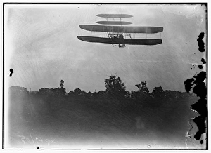 Flight 41: Orville flying to the left at a height of about 6 Flight 41: Orville flying to the left at a height of about 6