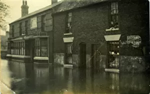 Curious Gallery: Flooded Street and Inn, Norwich, England