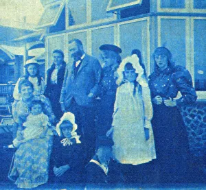 Images Dated 2nd February 2021: Florence Hardy and Family