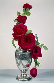 Arrangement Prints: Flower arrangement with red roses