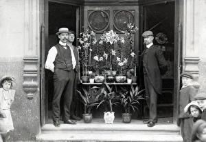 Images Dated 6th January 2016: Flower display, York Road, Battersea, SW London