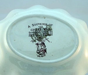 Images Dated 10th January 2013: Fluted sweet dish with ornate border - Bairnsfatherware