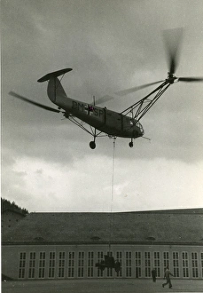 Achgelis Gallery: Focke Achgelis Fa223 Drache (Dragon) lifting ordnance